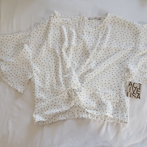 Tops - Picture 6 of 7